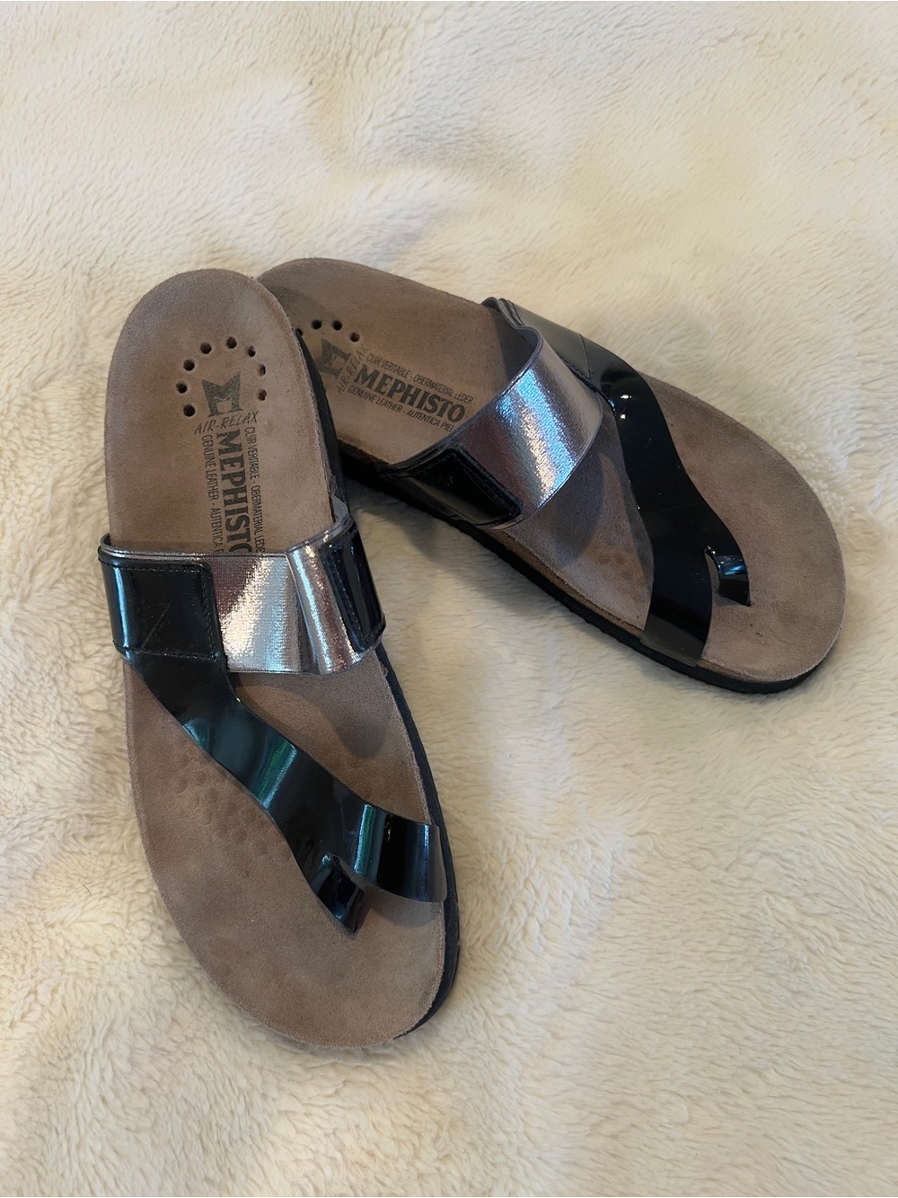 Mephisto Air-Relax Toe Ring Sandals EU 39 Black Patent & Metallic